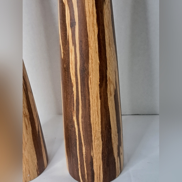 Beautiful Wood Salt & Pepper Shaker/Grinder, Tall Walnut Wood. - Picture 6 of 8